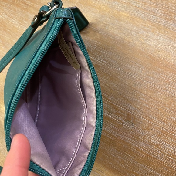 Coach clutch wristlet - Picture 2 of 3